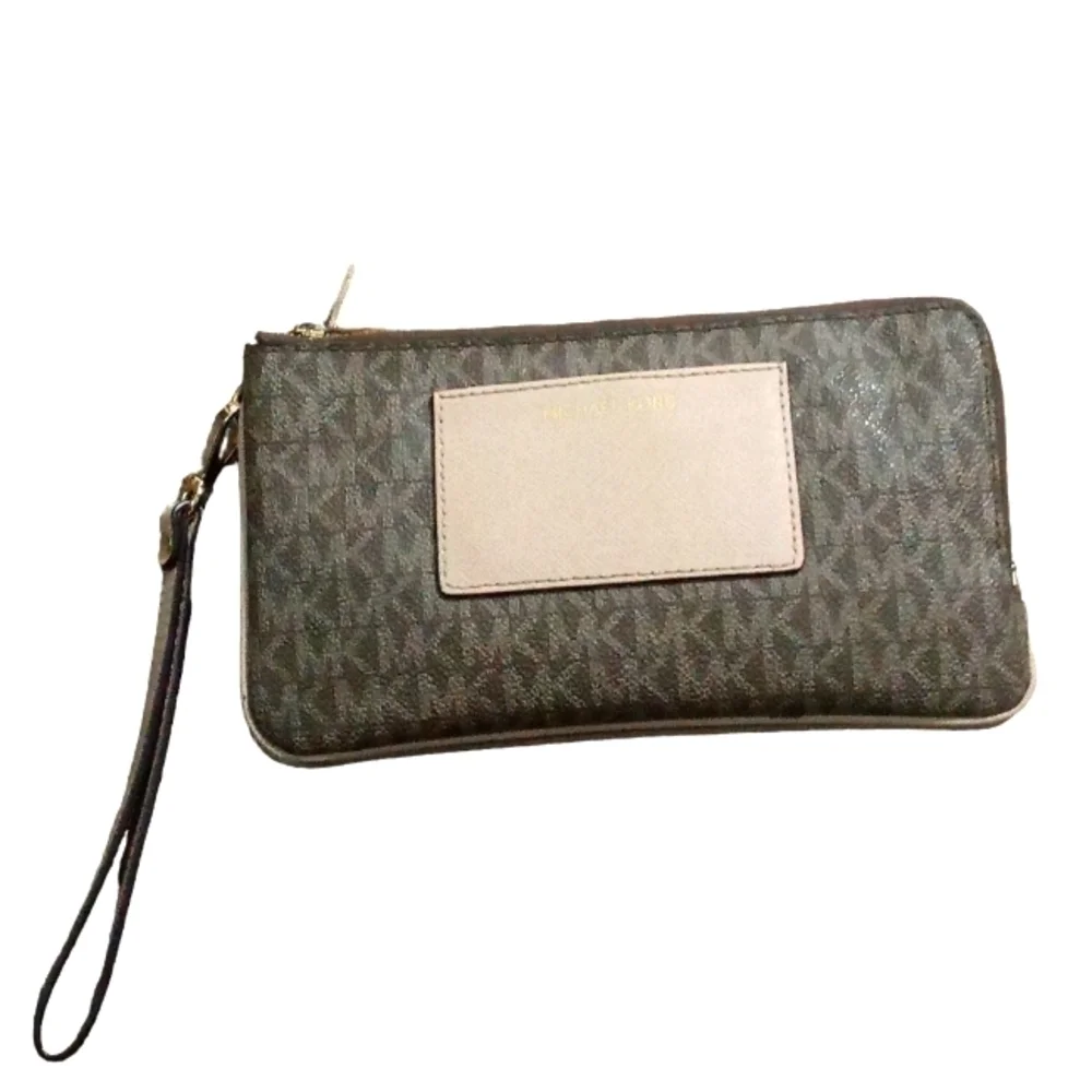 Michael Michael Kors Double Zipper Wristlet